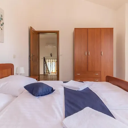 Beautiful Istrian With Private Pool And Private Parking