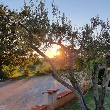 Beautiful Istrian With Private Pool And Private Parking Willa
