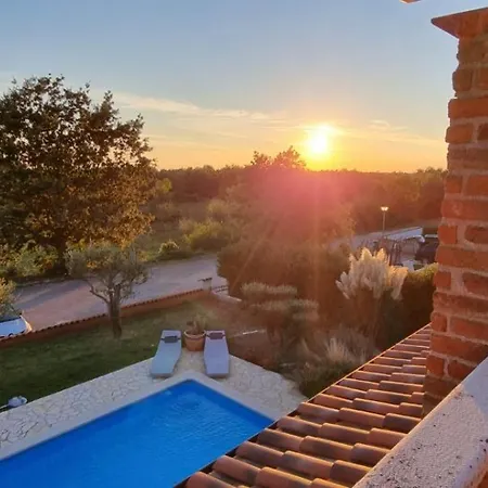 Beautiful Istrian With Private Pool And Private Parking