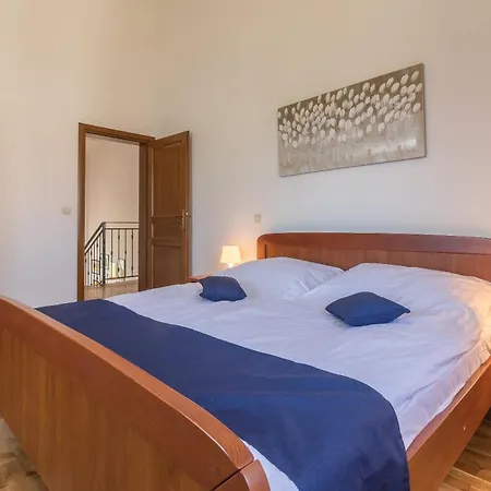 Beautiful Istrian With Private Pool And Private Parking Butkovići
