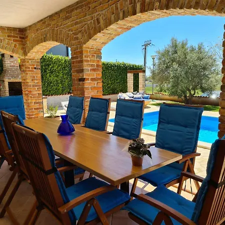 Beautiful Istrian With Private Pool And Private Parking *