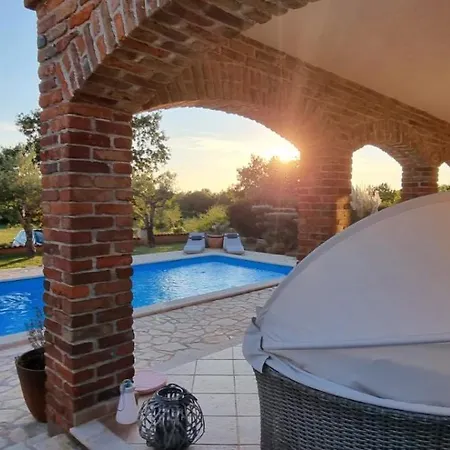 Willa Beautiful Istrian With Private Pool And Private Parking