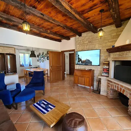 Beautiful Istrian With Private Pool And Private Parking Butkovići