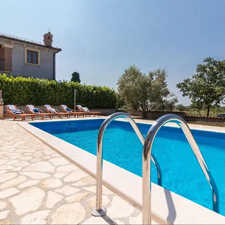 Beautiful Istrian With Private Pool And Private Parking