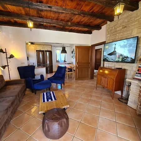 Beautiful Istrian With Private Pool And Private Parking Villa *