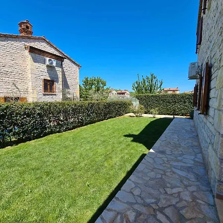 Beautiful Istrian With Private Pool And Private Parking
